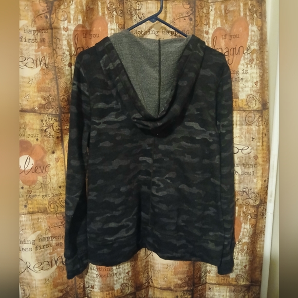 Women's Free2B Gray & Black Camo Full Zip-Up Hoodie Size L - Picture 3 of 10